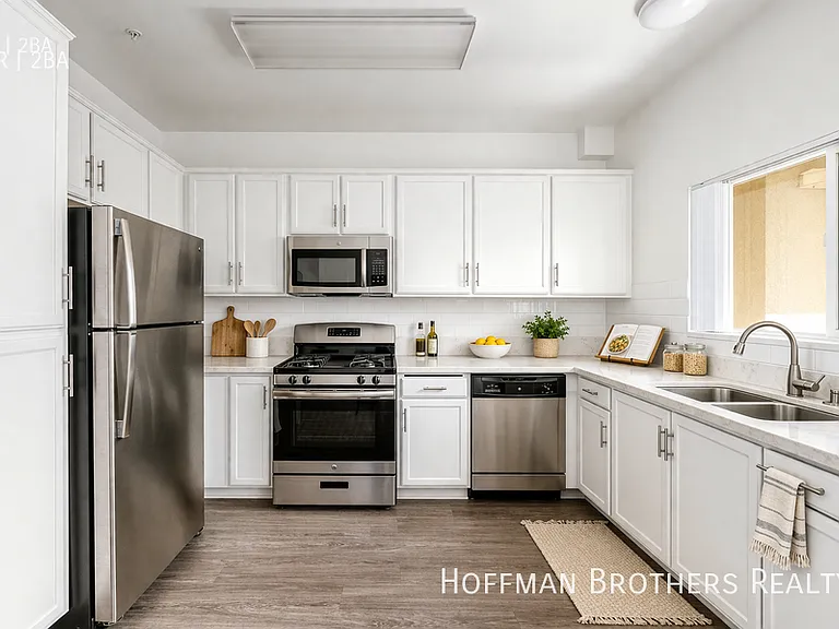 251 Robinson St #107 — Photo 1