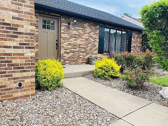 5th image of 108 Dover Dr