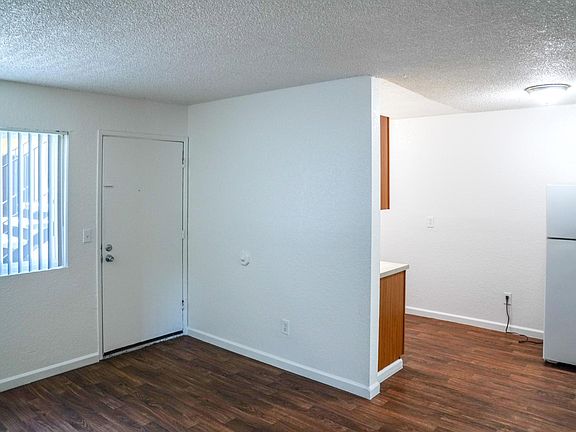 4th image of 3119 Valle Ave #12