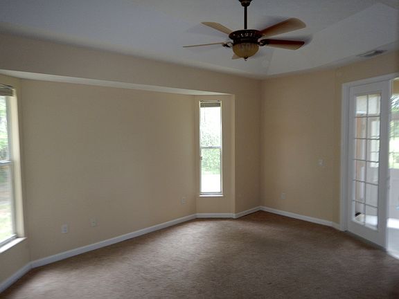 4th image of 811 SW Idol Ave