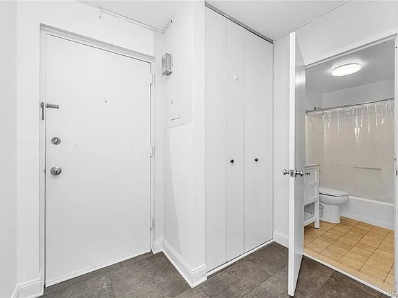 3rd image of 400 Mount Pleasant Ave APT 2G