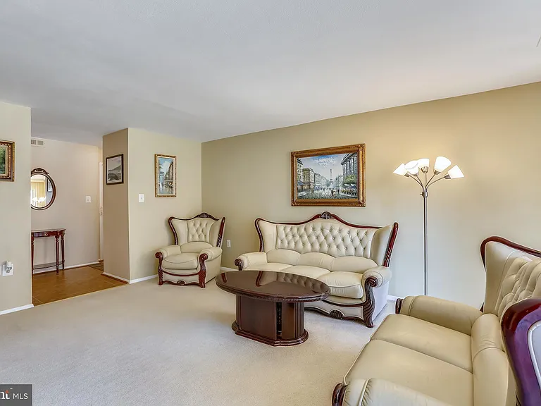 18722 Walkers Choice Rd #4 — Photo 7