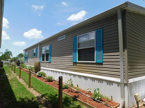 3rd image of 511 S Greenway Dr