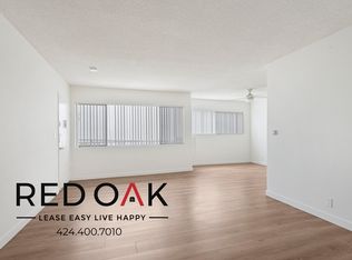 1000 1/2 N San Vicente Blvd #3, West Hollywood, CA 90069
