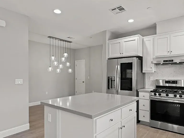1256 Detroit Ave #5 — Photo 5