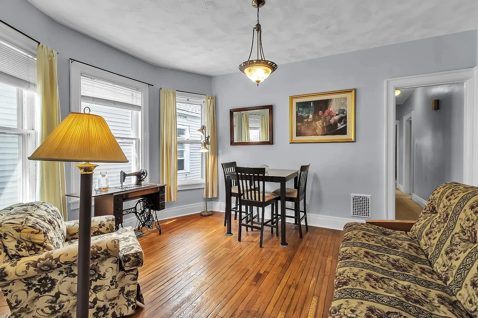 3 bed, 1400 sqft, $2,000 — Photo 3