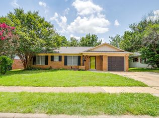 816 E Mustang St, Crowley, TX 76036