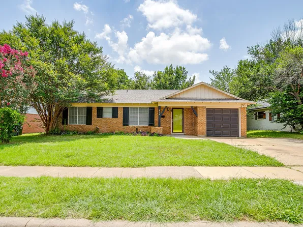 816 E Mustang St, Crowley, TX 76036