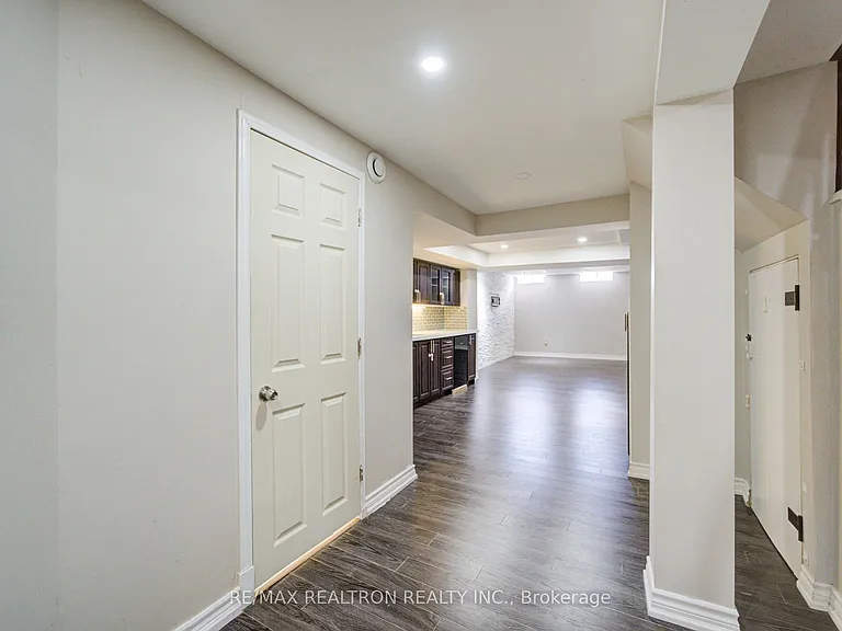 2365 Bur Oak Ave — Photo 24