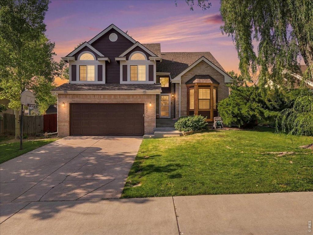 1037 Deer Creek Ln