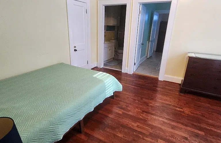 705 W Markham Ave #B — Photo 10
