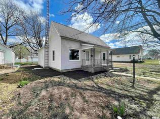 112 N 12th St, Herrin, IL 62948