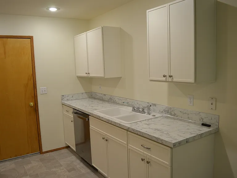 New Kitchen Cabinets.