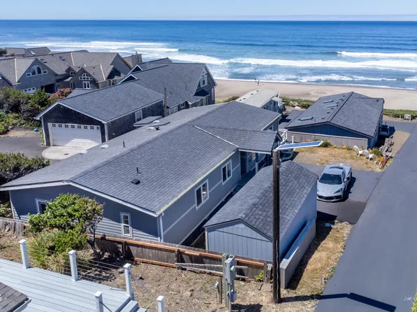 4875 N Highway 101 Space 20, Depoe Bay, OR 97341