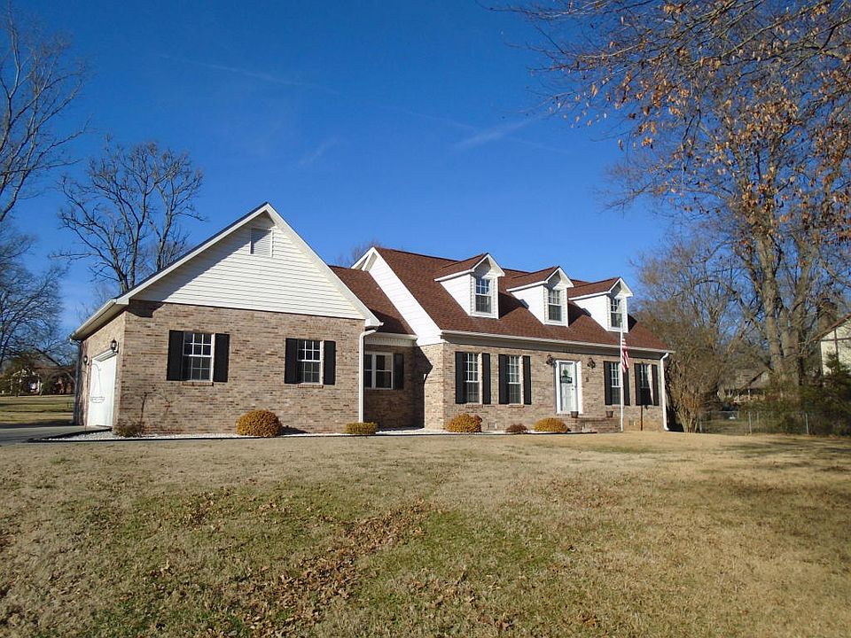 1st image of 2240 Chesterfield Dr