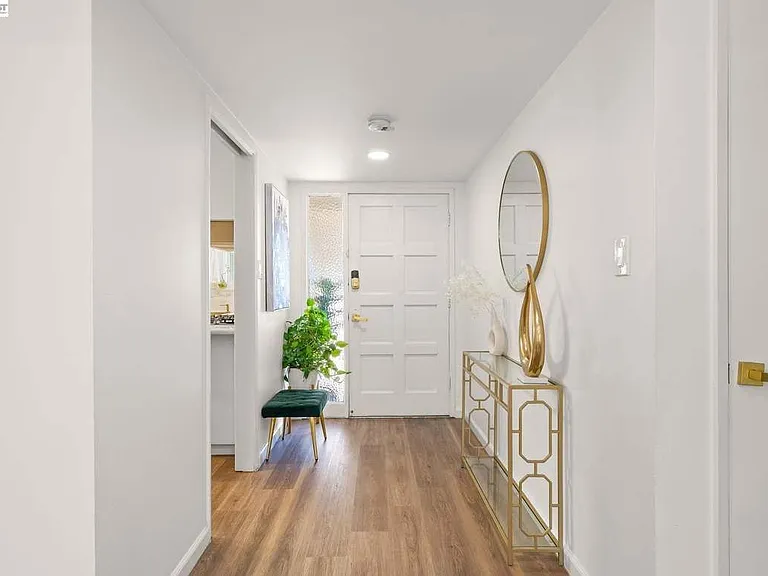 35290 Farnham Dr — Photo 6