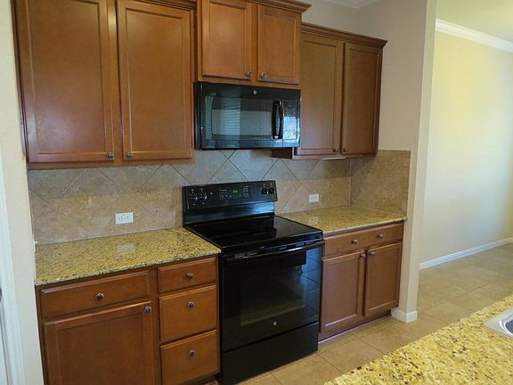 5th image of 5623 Blackstone Dr