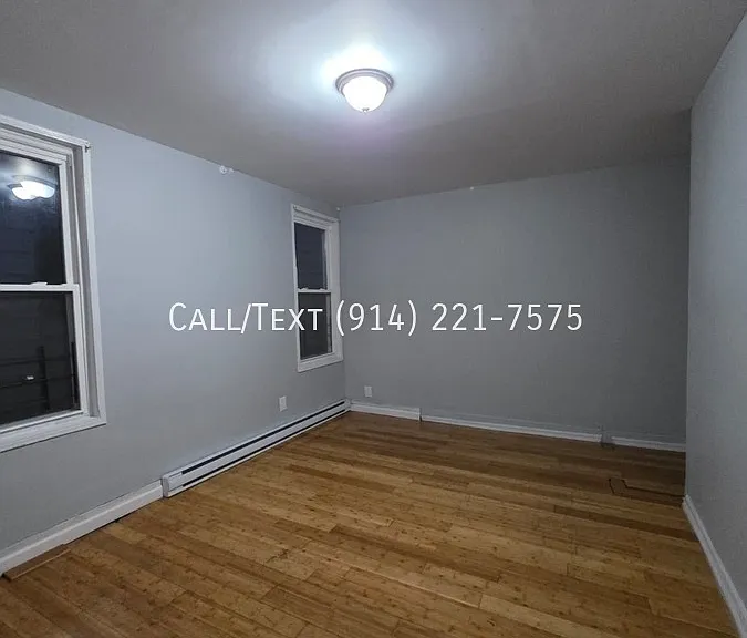 137 1/2 Morningside Pl — Photo 1