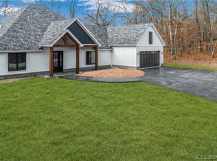 971 Grand Point Blvd, Sunrise Beach, MO 65079