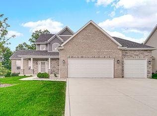 772 Cirque Dr, Crown Point, IN 46307