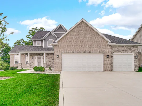 772 Cirque Dr, Crown Point, IN 46307