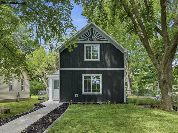 829 1st St, Saint Paul Park, MN 55071