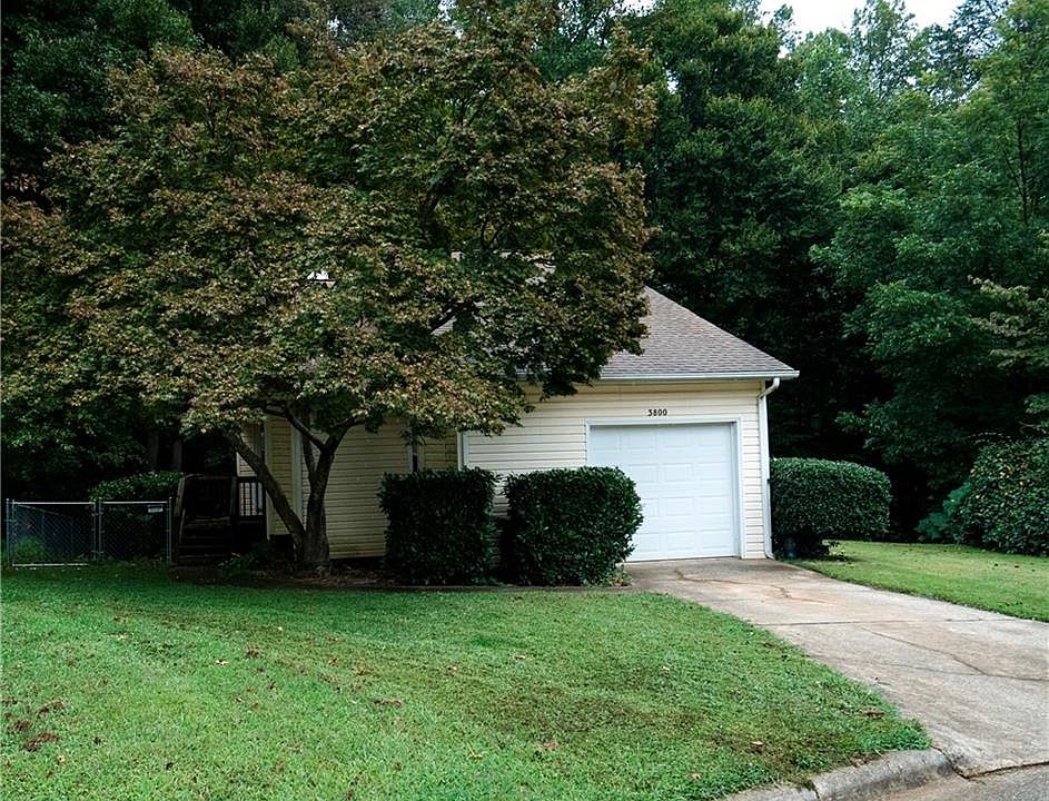1st image of 3800 King Edward Ct
