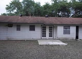 2nd image of 5035 Village Gln