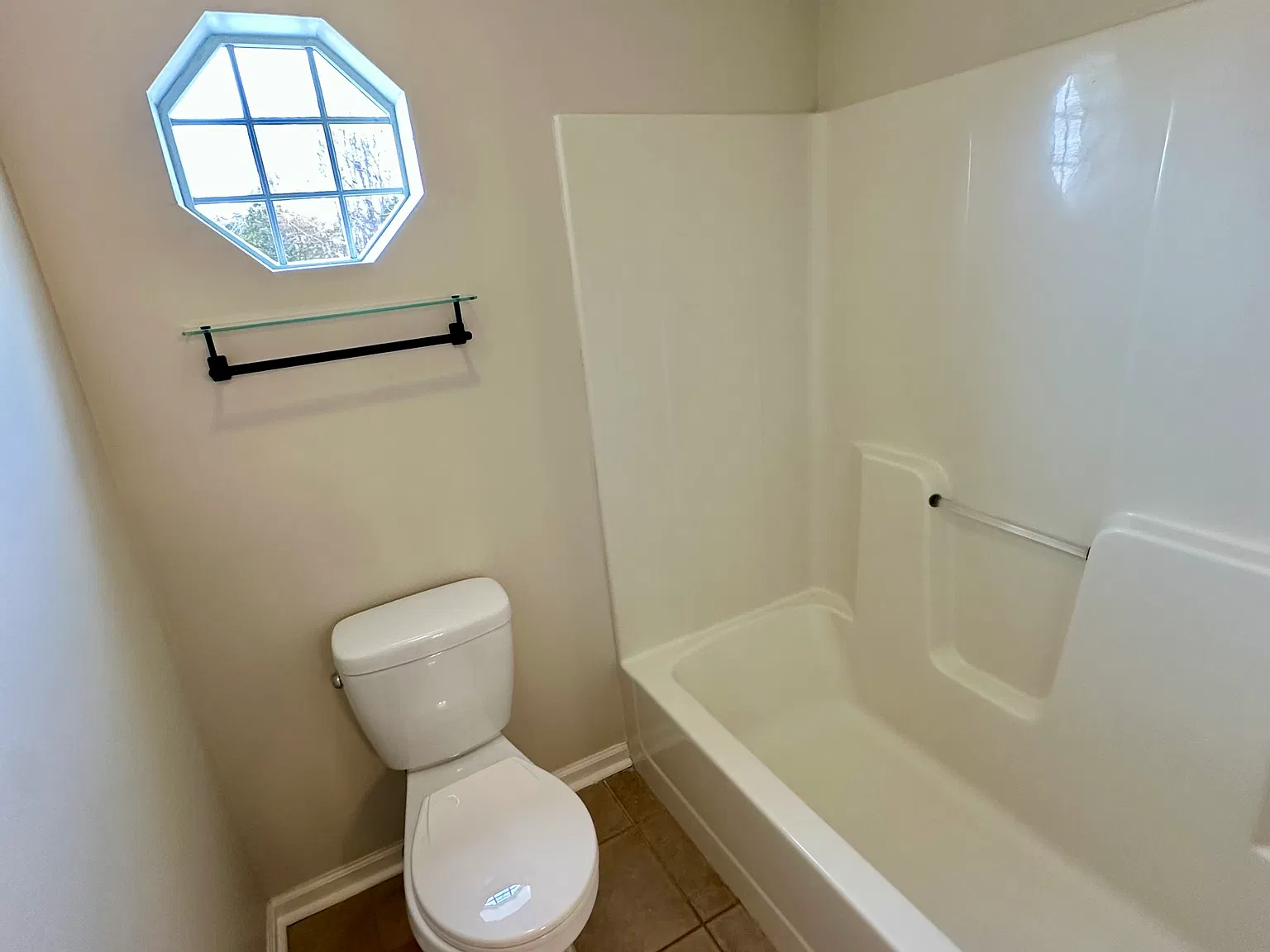 3 bed, 1578 sqft, $1,975 — Photo 3