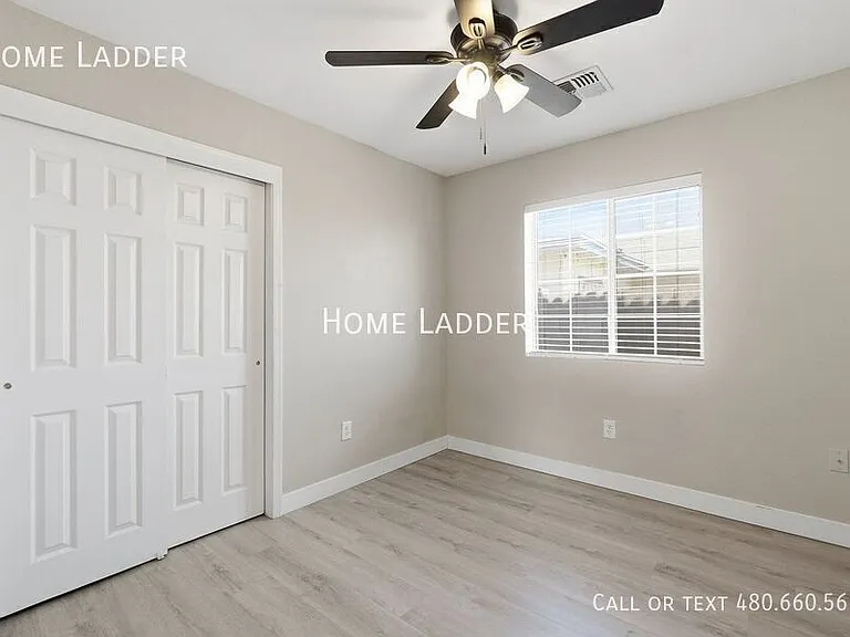 62 N Vista Ave — Photo 17