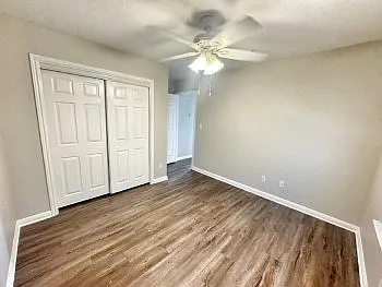 521 Woodlake Dr — Photo 17
