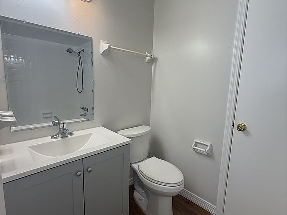 5th image of 459 Bentwood Ln #2C