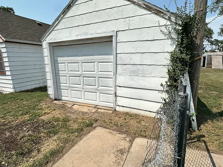 425 Liberty St — Photo 9