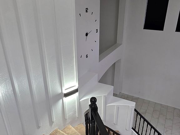 3rd image of 10429 W Roanoke Ave