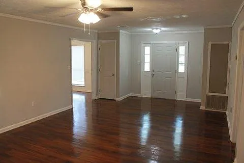 3 bed, 1350 sqft, $1,625 — Photo 4
