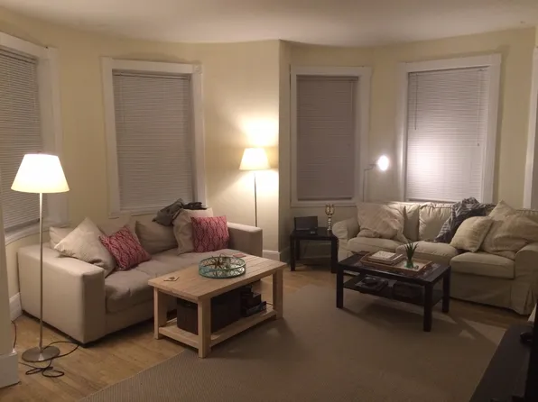 394 Riverway APT 12A, Boston, MA 02115