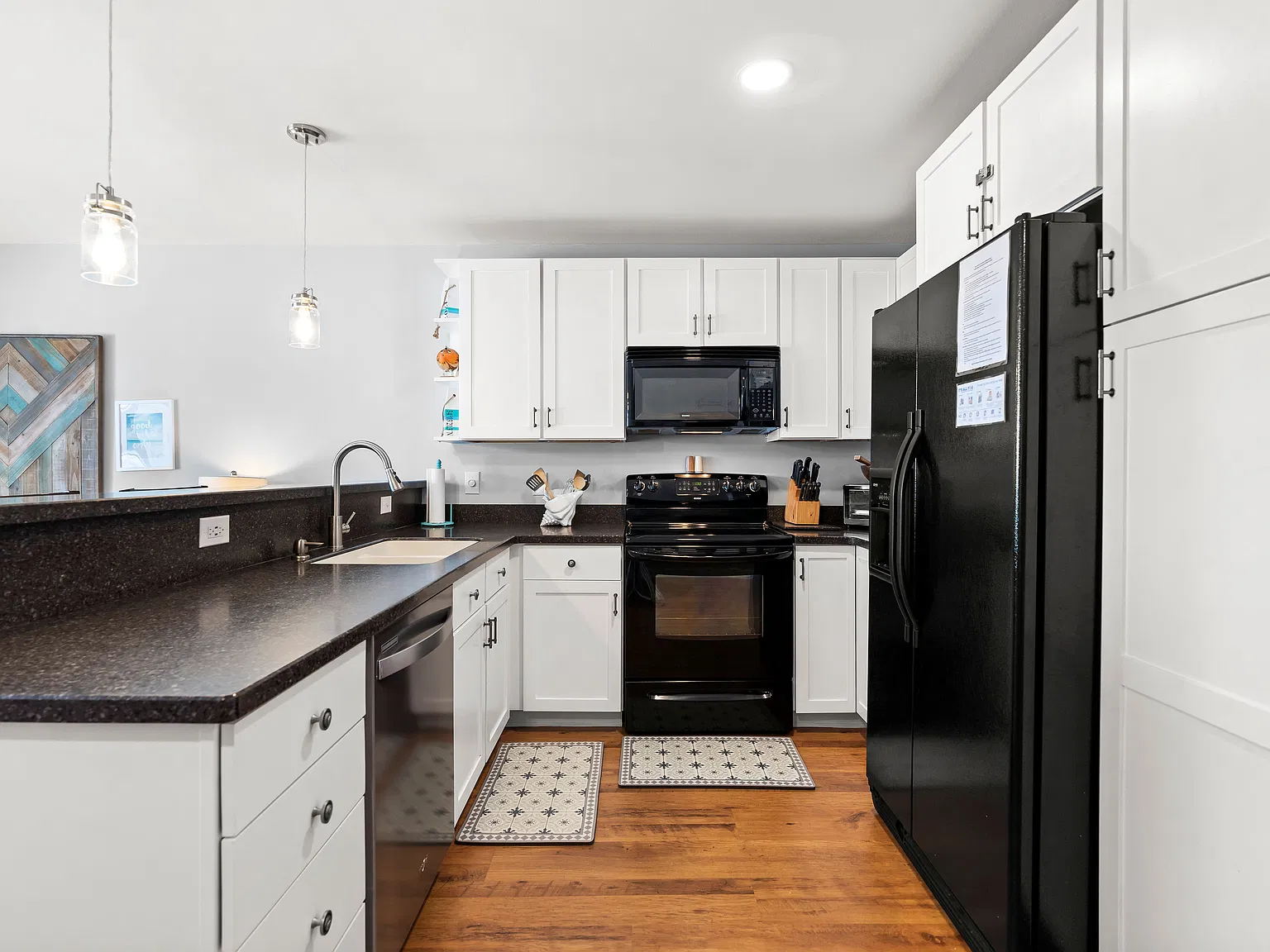 2 bed, $2,000 — Photo 4