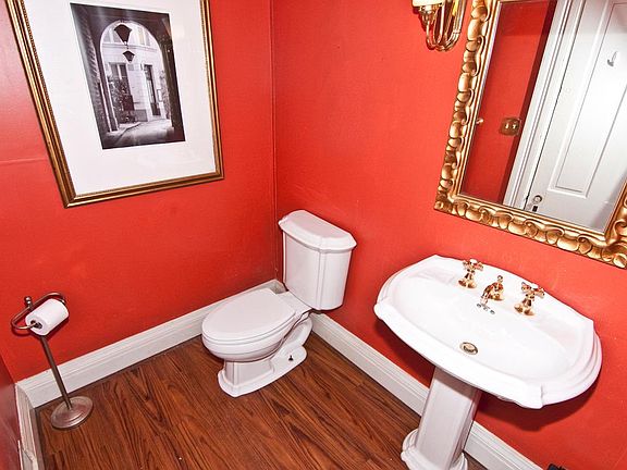 5th image of 2320 Harper Ave