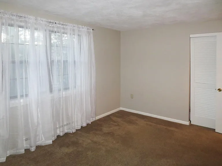 52 Swanson Ct — Photo 7