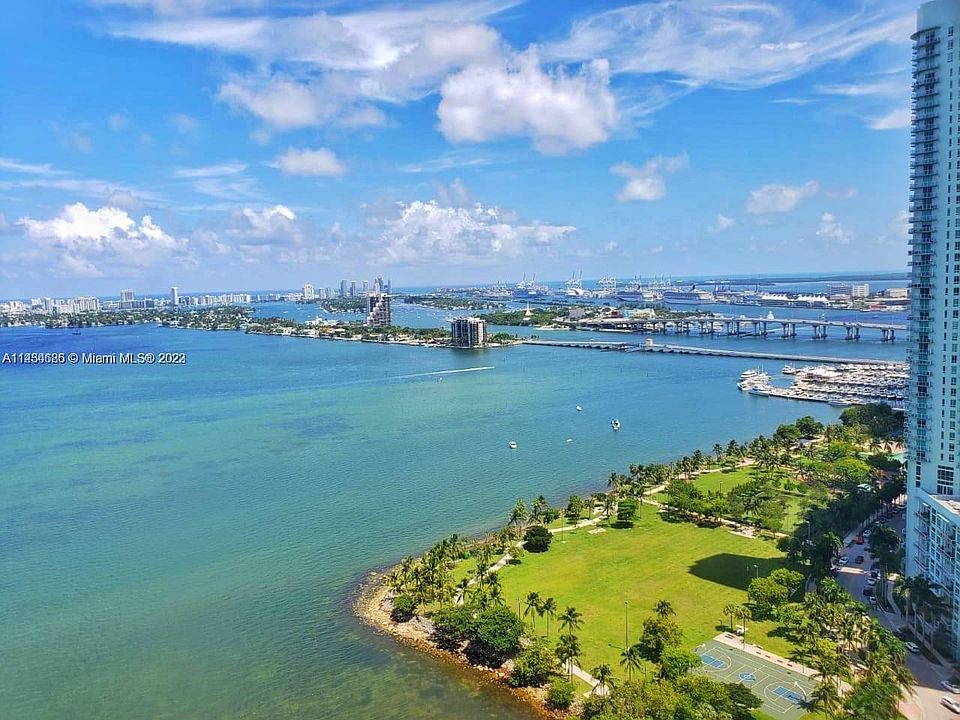 1st image of 2020 N Bayshore Dr APT 3104