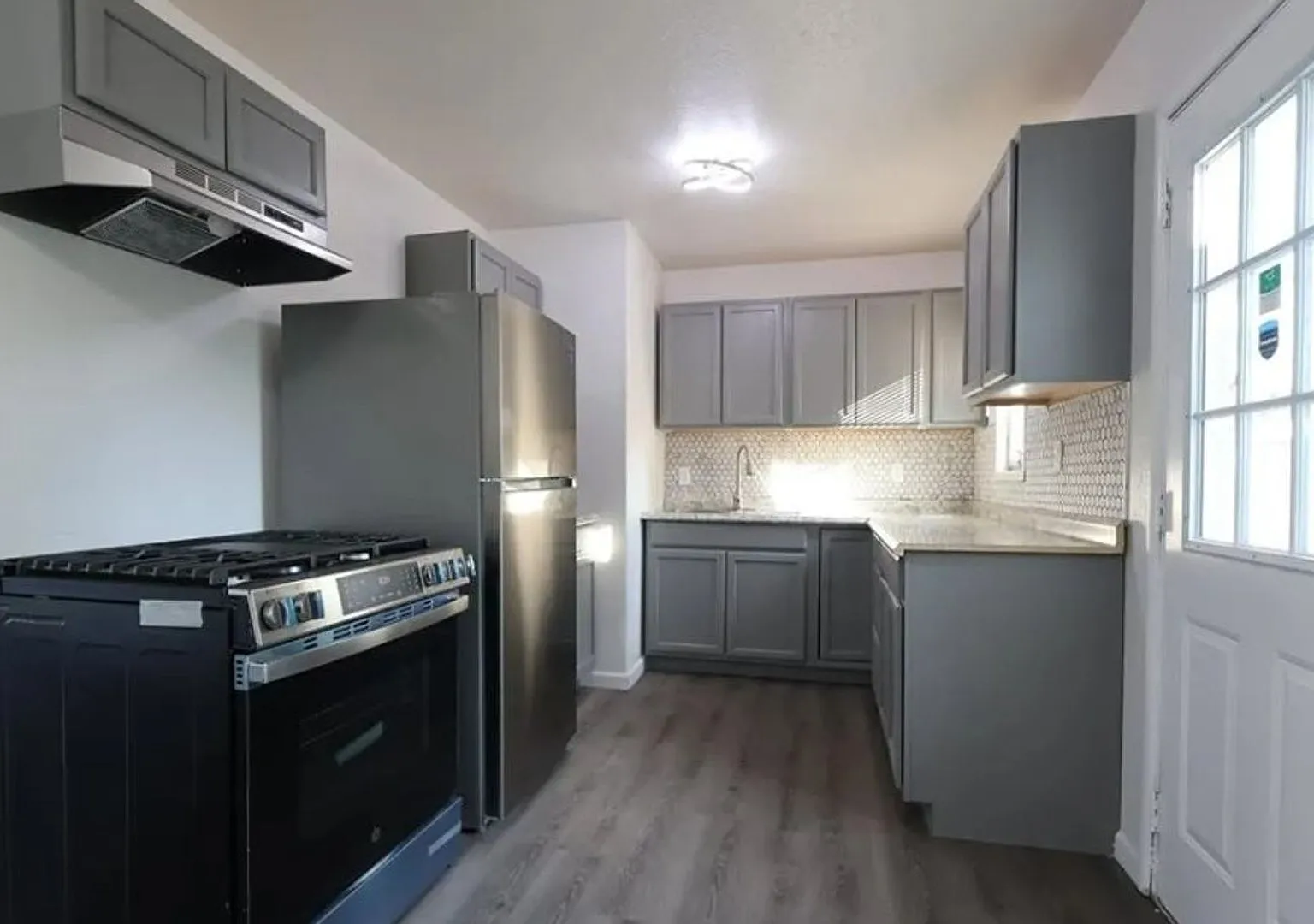 For Lease — Photo 3