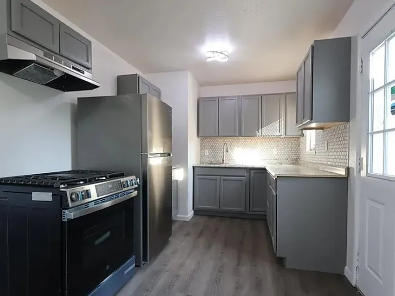 804 Saint Thomas Ln — Photo 3