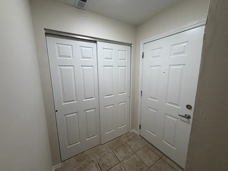 4 Hartwell Ct #6 — Photo 3