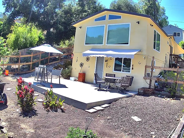 1070 Alta Vista Rd — Photo 1