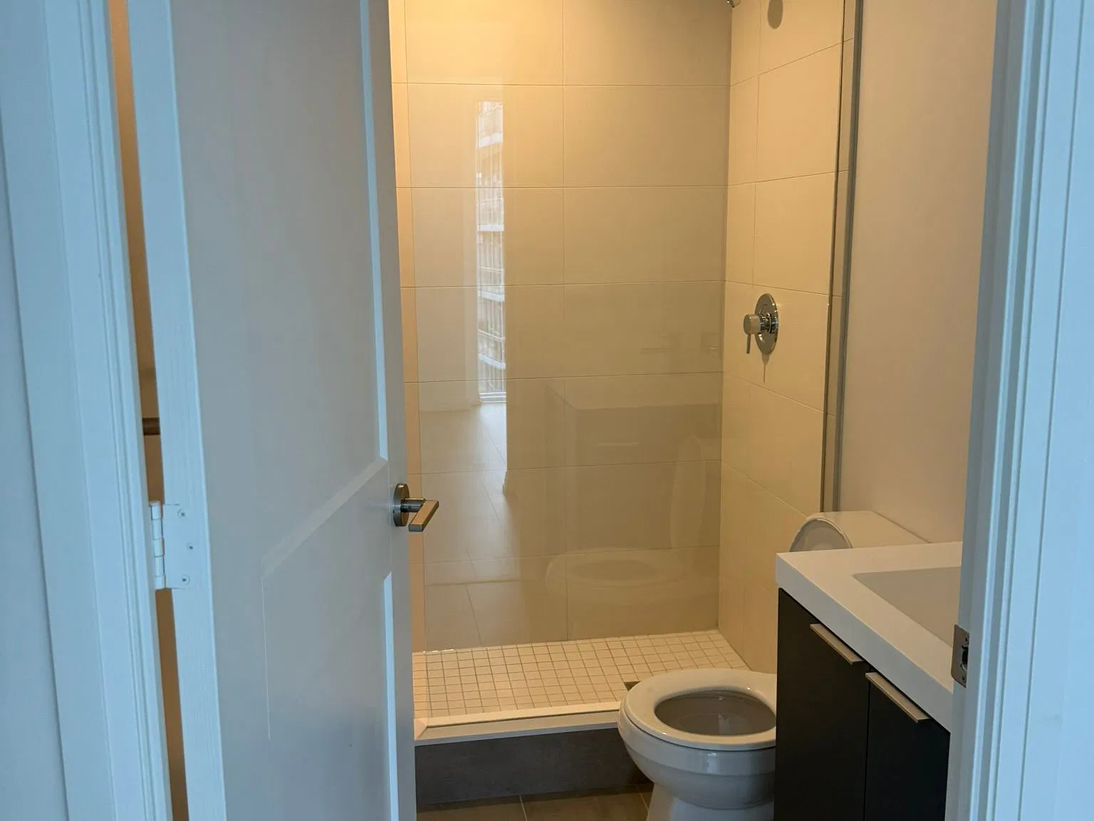 4 bed, $1,450 — Photo 2