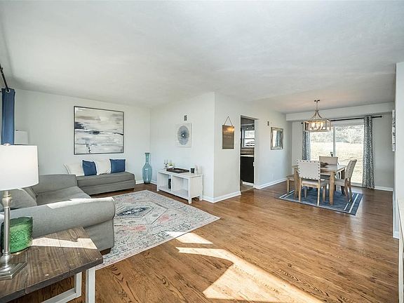 3rd image of 9415 High Hill Ct