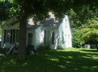 512 S Main St, Clinton, MO 64735