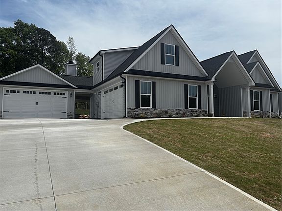 2nd image of 110 Hinton Farms Dr