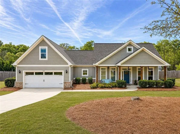 438 Lakewood Dr, Social Circle, GA 30025