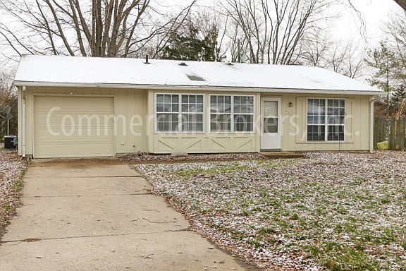 1st image of 20 Vicksburg Ln
